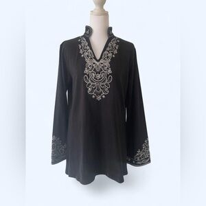 Boho Embroidered Blouse Cotton Black
Long V-neck Collar size L